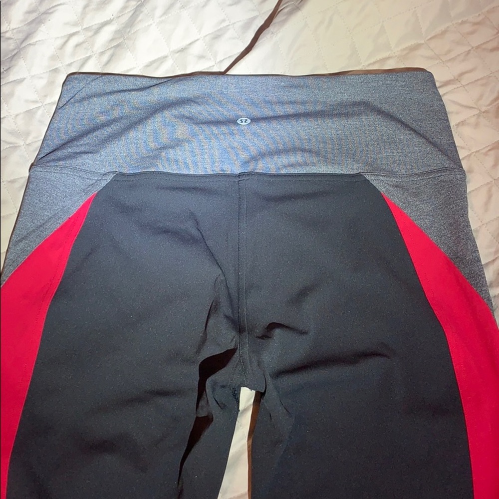 Lululemon black/red/gray tights
